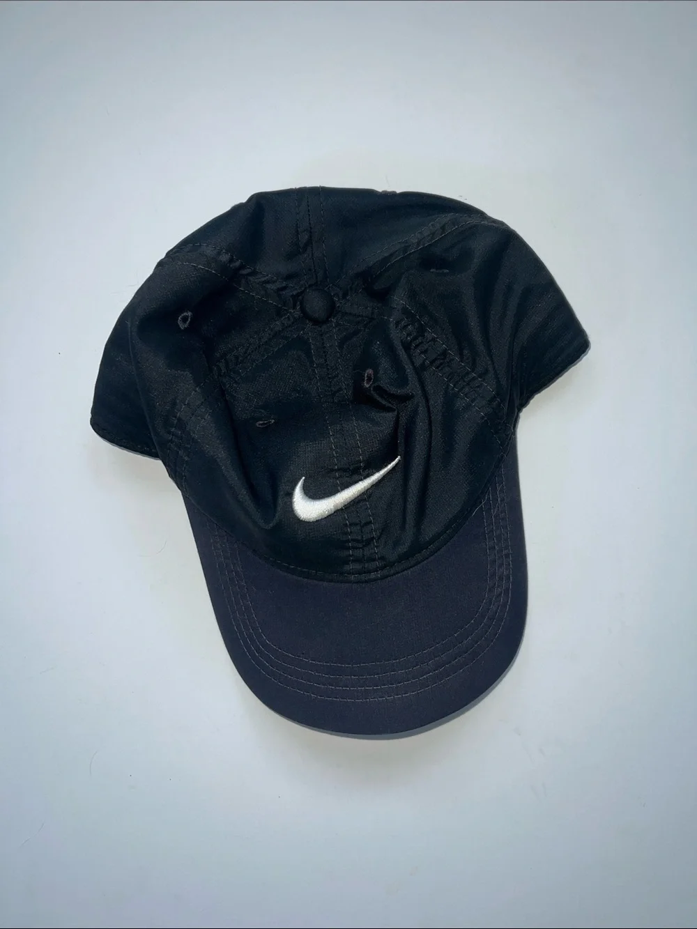 Child Nike Black Cap Dri-Fit with White Swoosh Logo and Reflective Back Tag - Picture 5 of 8